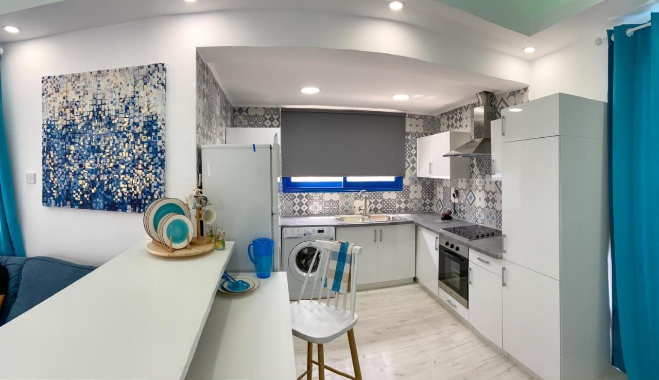 Beautiful 2Bedroom With The Pool 파포스 외부 사진