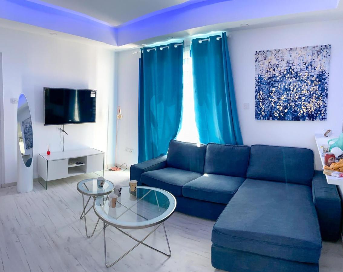 Beautiful 2Bedroom With The Pool 파포스 외부 사진