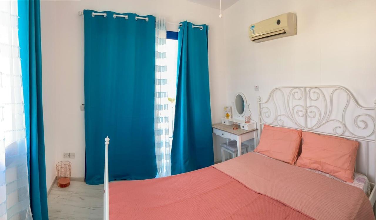 Beautiful 2Bedroom With The Pool 파포스 외부 사진