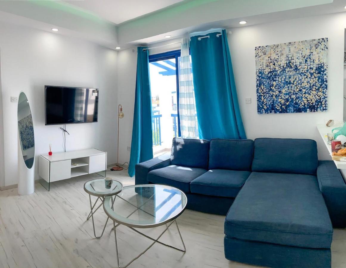 Beautiful 2Bedroom With The Pool 파포스 외부 사진