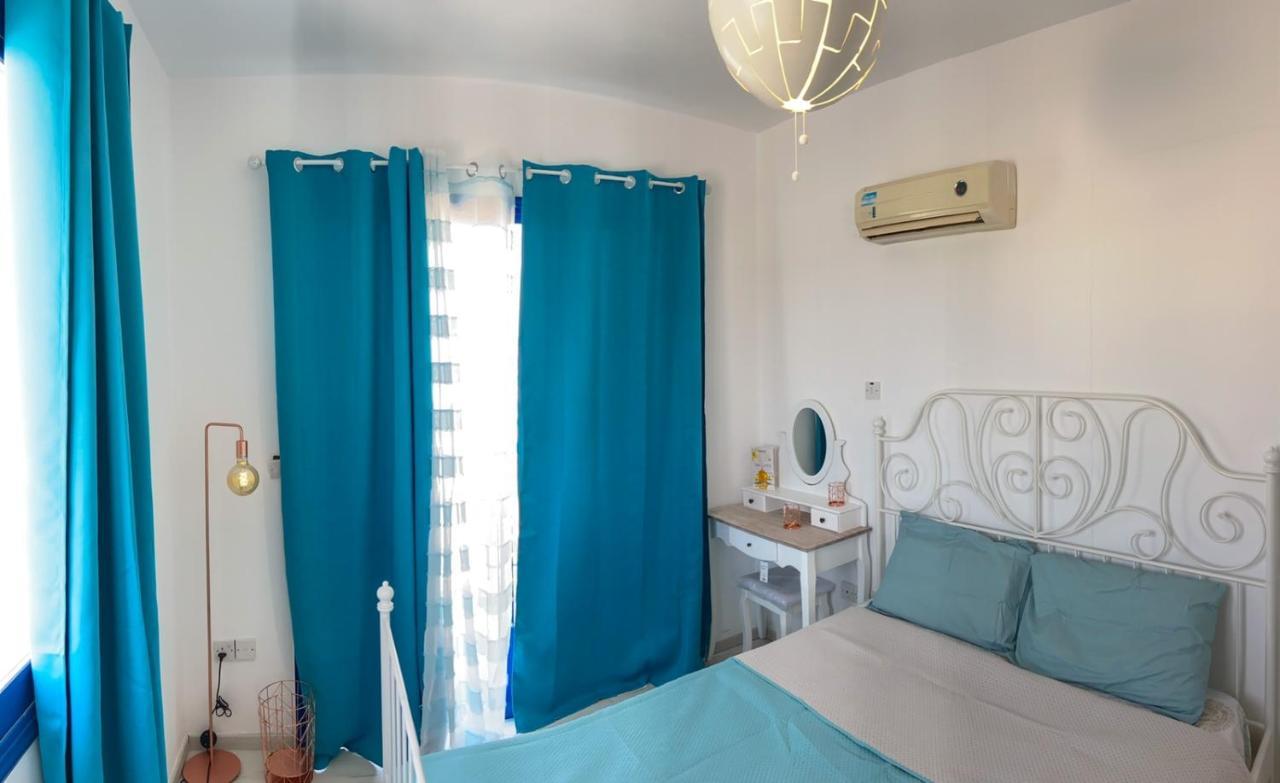 Beautiful 2Bedroom With The Pool 파포스 외부 사진
